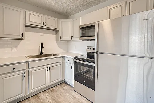 2102 Carmel Dr #206 Photo 1