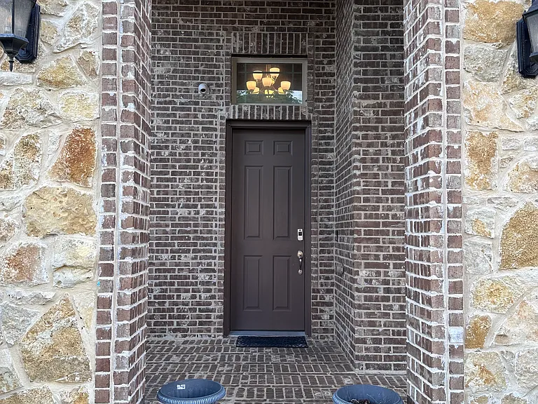 912 Foxtail Dr — Photo 4