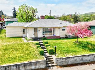 814 W 11th St, The Dalles, OR 97058