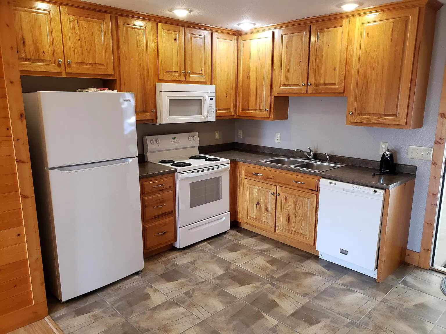 1 bed, 839 sqft, $1,000 — Photo 2