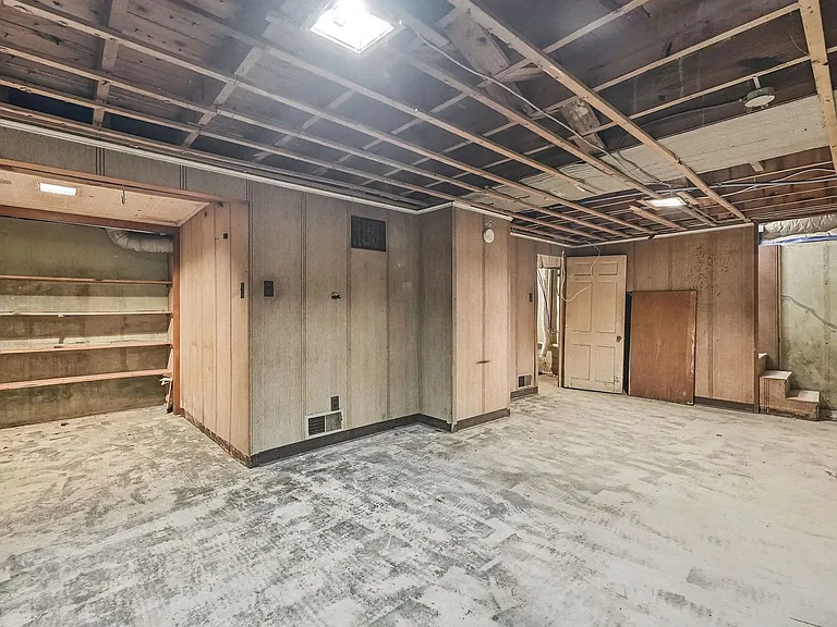 4029 Weisser Park Ave — Photo 6