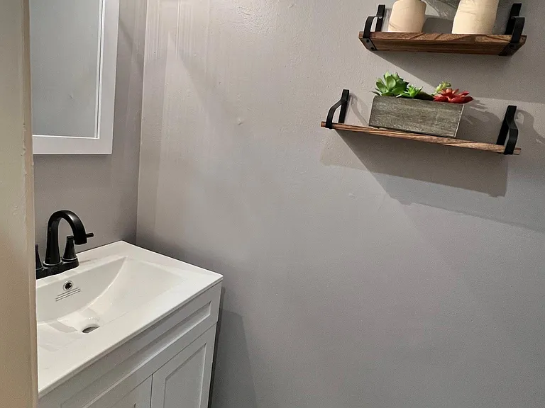804 Holder Ct — Photo 5