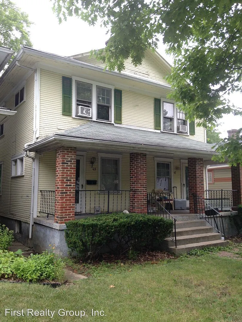 47 Forest Glen Ave photo 1