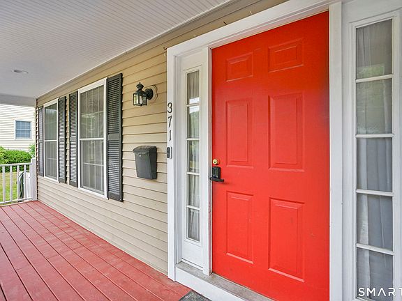 3rd image of 371 Tyler Avenue