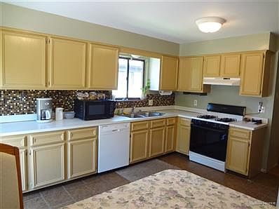 3rd image of 909 Milverton Dr