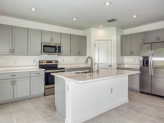 4th image of 208 El Dorado Blvd S