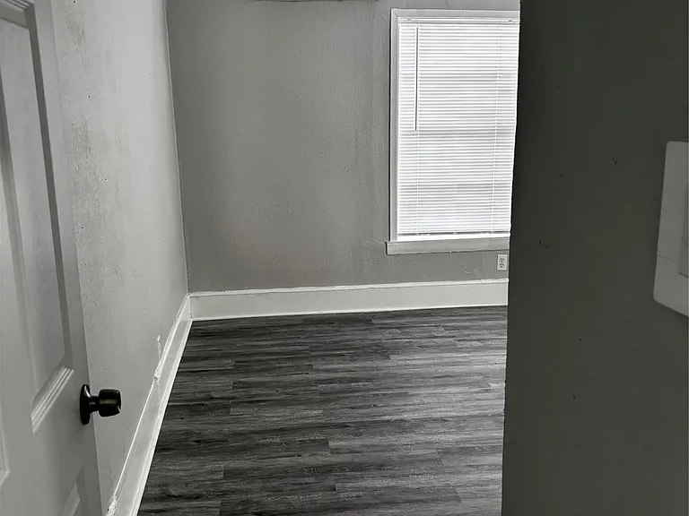 4125 Avenue M — Photo 11