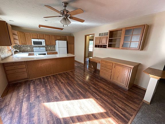 2nd image of 8302 Pagoda Ct