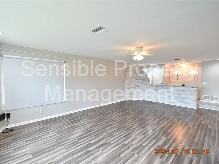 3273 Harbor Lake Dr — Photo 4