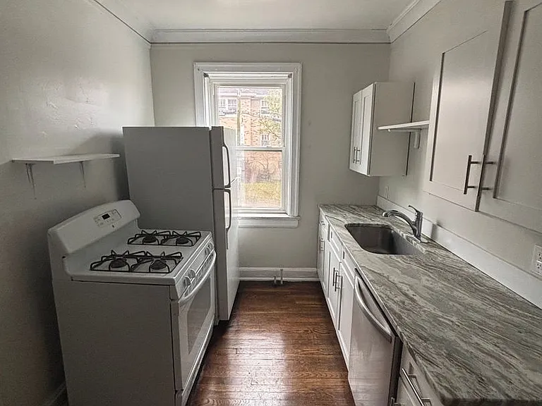 2805 Stratford - Amazing location one block from University of Cincinnati — Photo 13