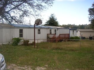 102 S 4th St, Mason, WV 25260