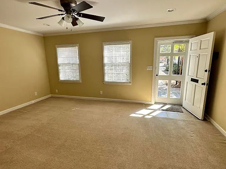305 Hanover Arms Ct — Photo 8