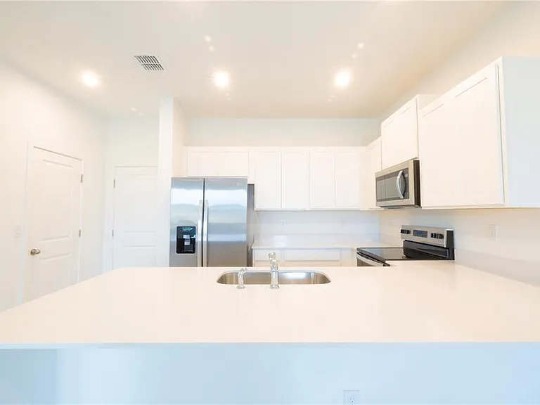 104 Royal Ranch Rd — Photo 33
