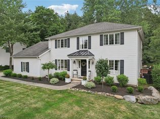 105 Southwyck Dr, Chagrin Falls, OH 44022