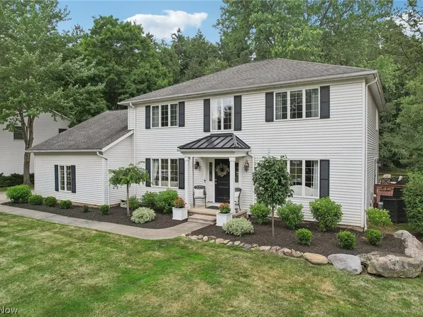 105 Southwyck Dr, Chagrin Falls, OH 44022