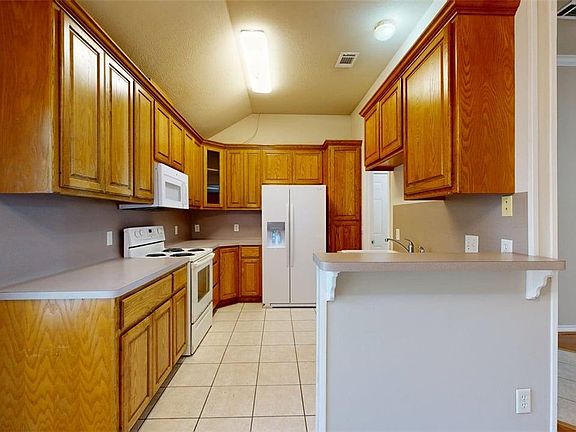 5th image of 235 Stuttgart Cir