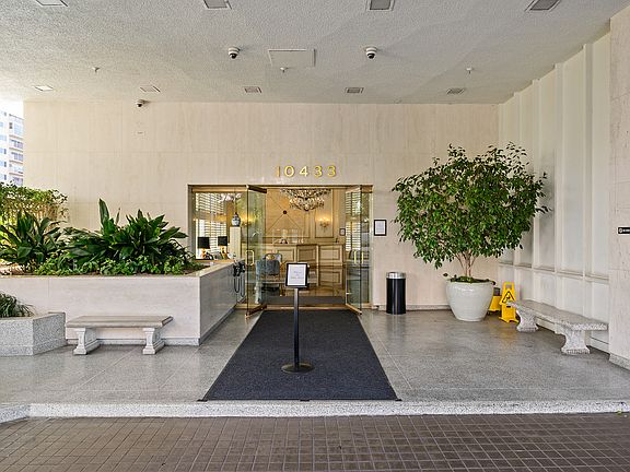 3rd image of 10433 Wilshire Blvd APT 1001