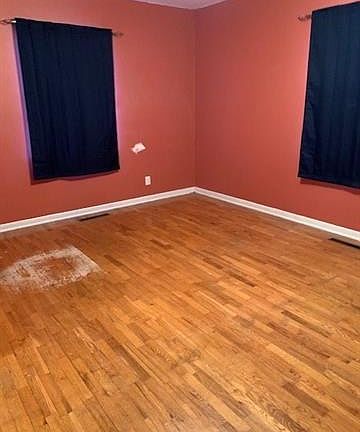 4th image of 1705 Brookside Dr