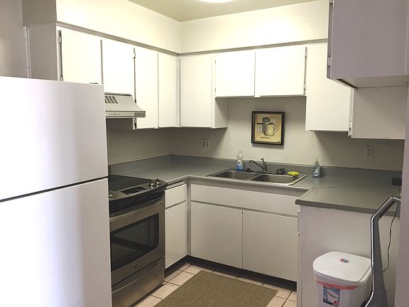 2nd image of 575 S Royal Crest Cir Unit 4