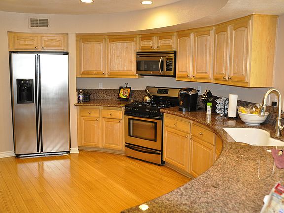 2nd image of 605 Harwood Ln