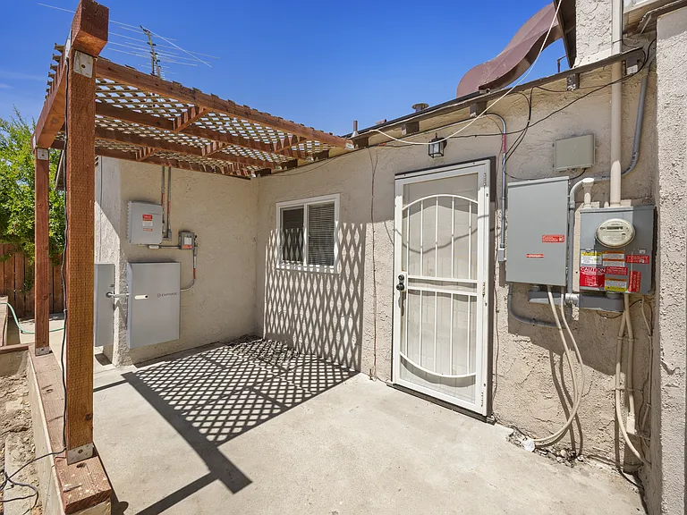 2803 Hawthorne Ave #B — Photo 32