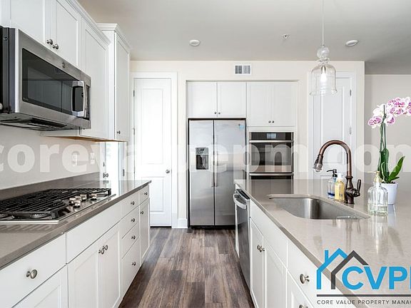 3rd image of 2542 Buckthorn Dr