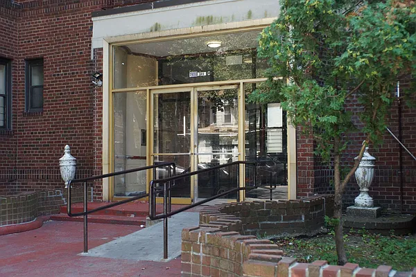 Rented by Norman Raindel, LREB | media 81