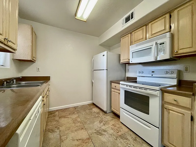 555 E Silverado Ranch Blvd #1014 — Photo 8