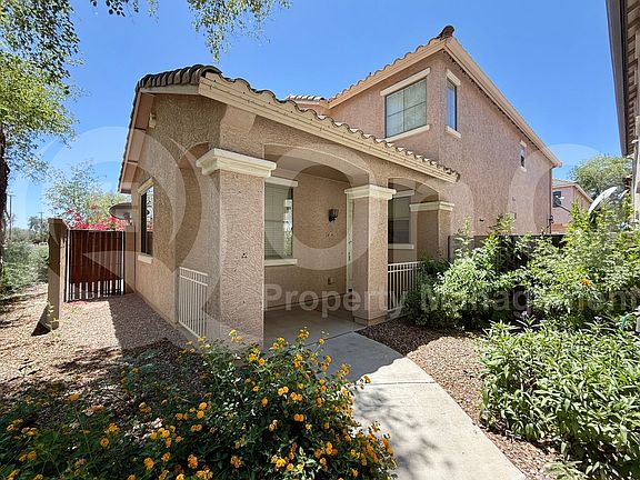 2nd image of 3813 E Santa Fe Ln