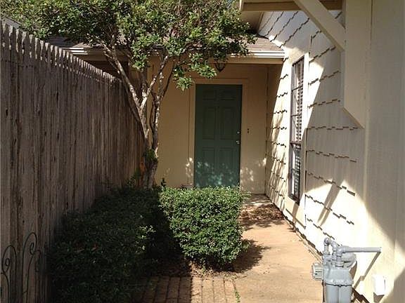 3rd image of 2527 Longmire Dr