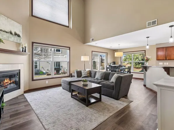 593 Stonewood Way, Burnsville, MN 55306