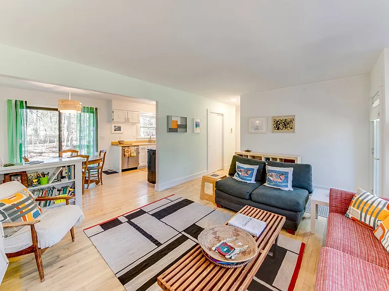 38 Woodbine Dr — Photo 6
