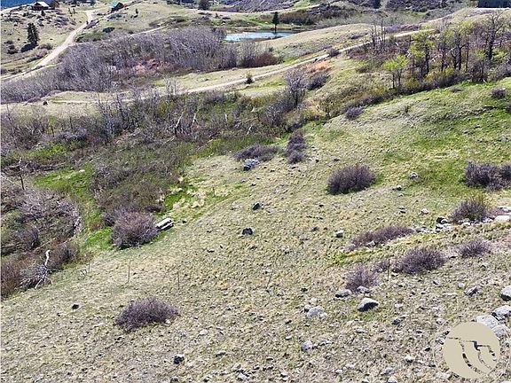 4th image of 26 Elk Park Trl