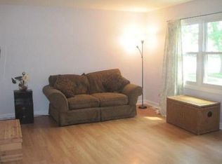 1130 Grenada Dr, Aurora, IL 60506