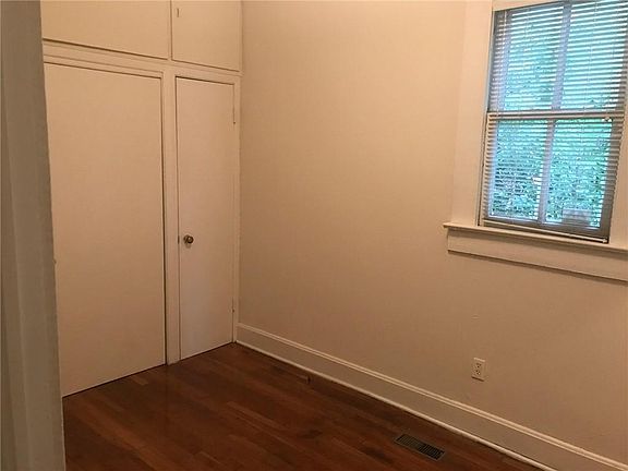 4th image of 855 Savannah St