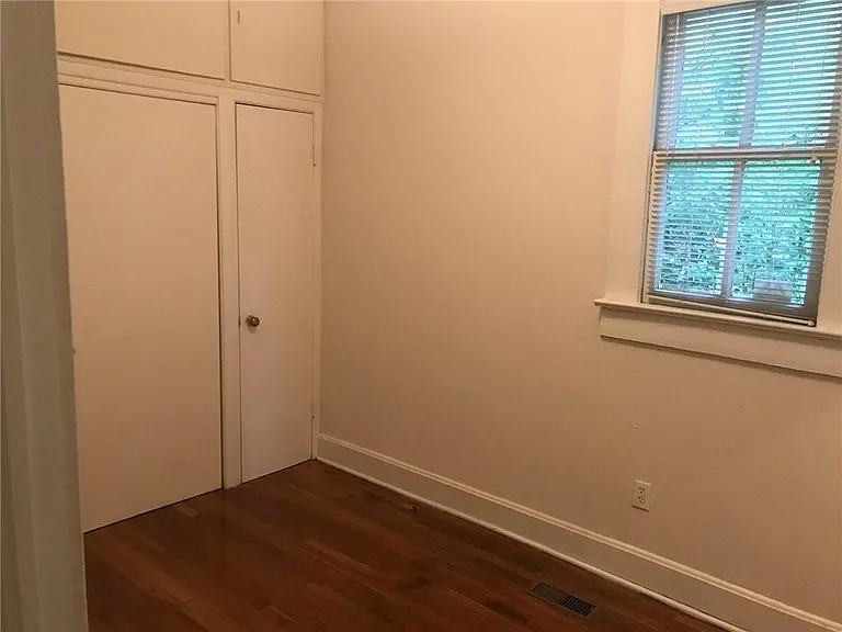 855 Savannah St — Photo 4