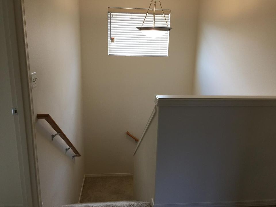 1st image of 3638 Loren St NE
