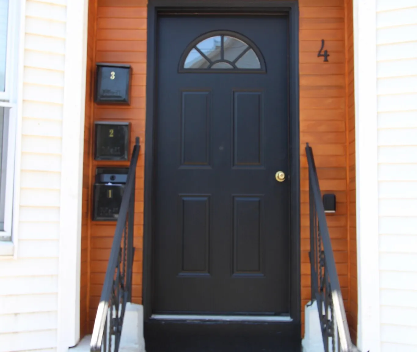2 bed, 720 sqft, $2,400 — Photo 2