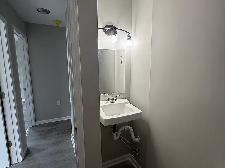 807 Williams St — Photo 10