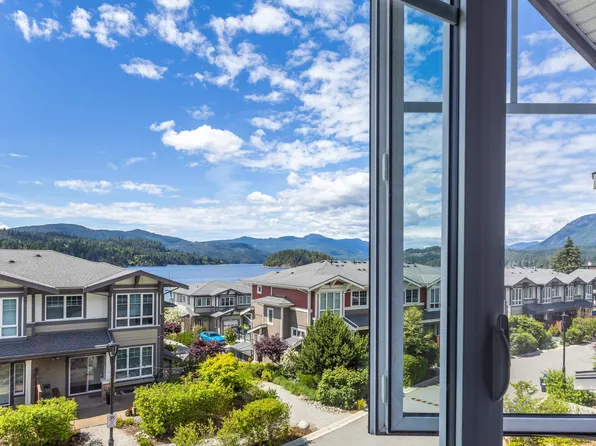 5946 Oldmill Ln, Sechelt, BC V7Z 0S3