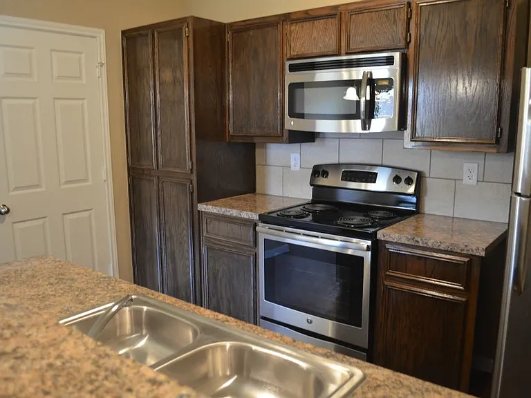 1603 Pontotoc Trce #A — Photo 6