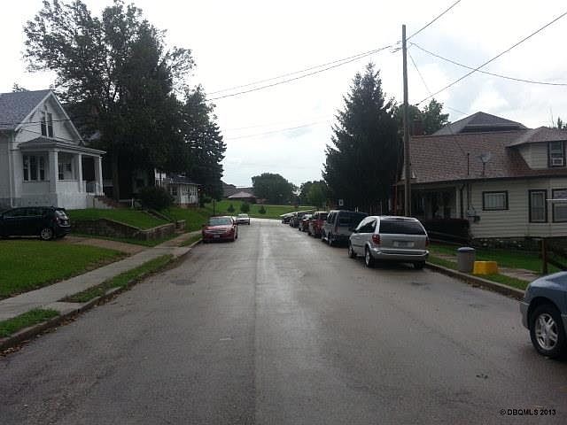 2nd image of 1325 Belmont St