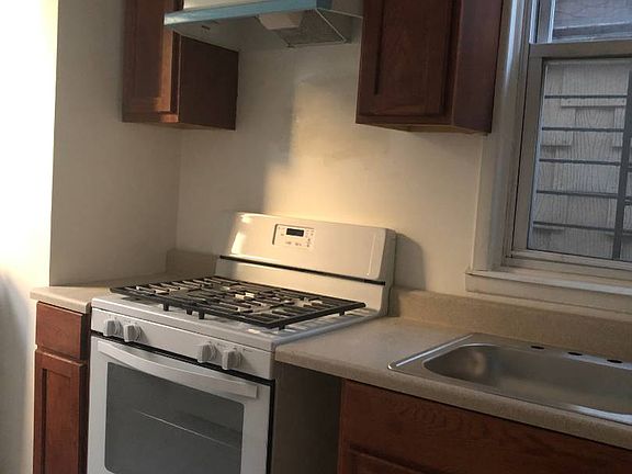 5th image of 3135 Hull Ave APT 2