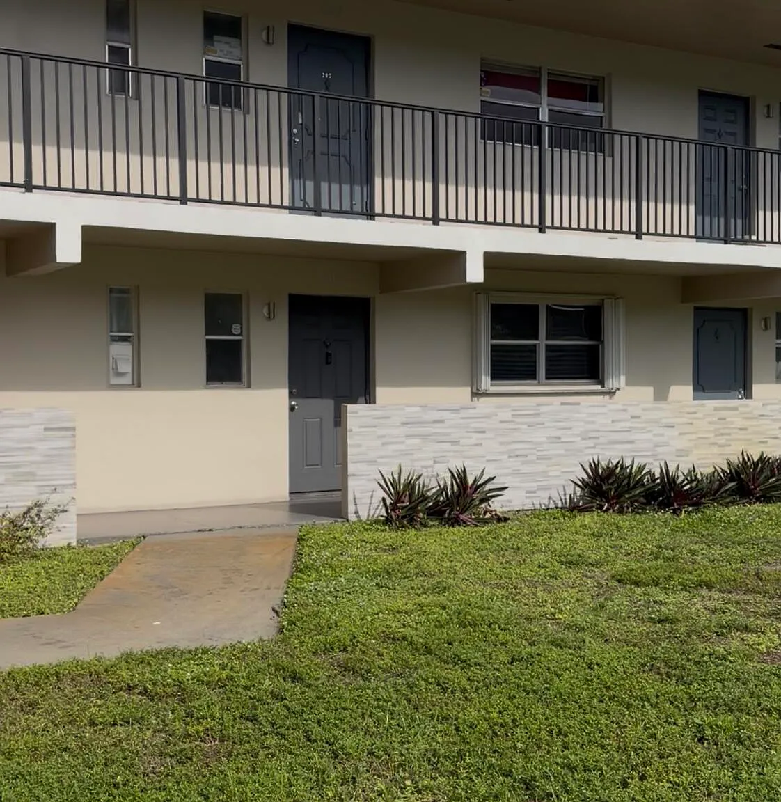 2 bed, 2.0 bath, 949 sqft, $1,850 — Photo 1