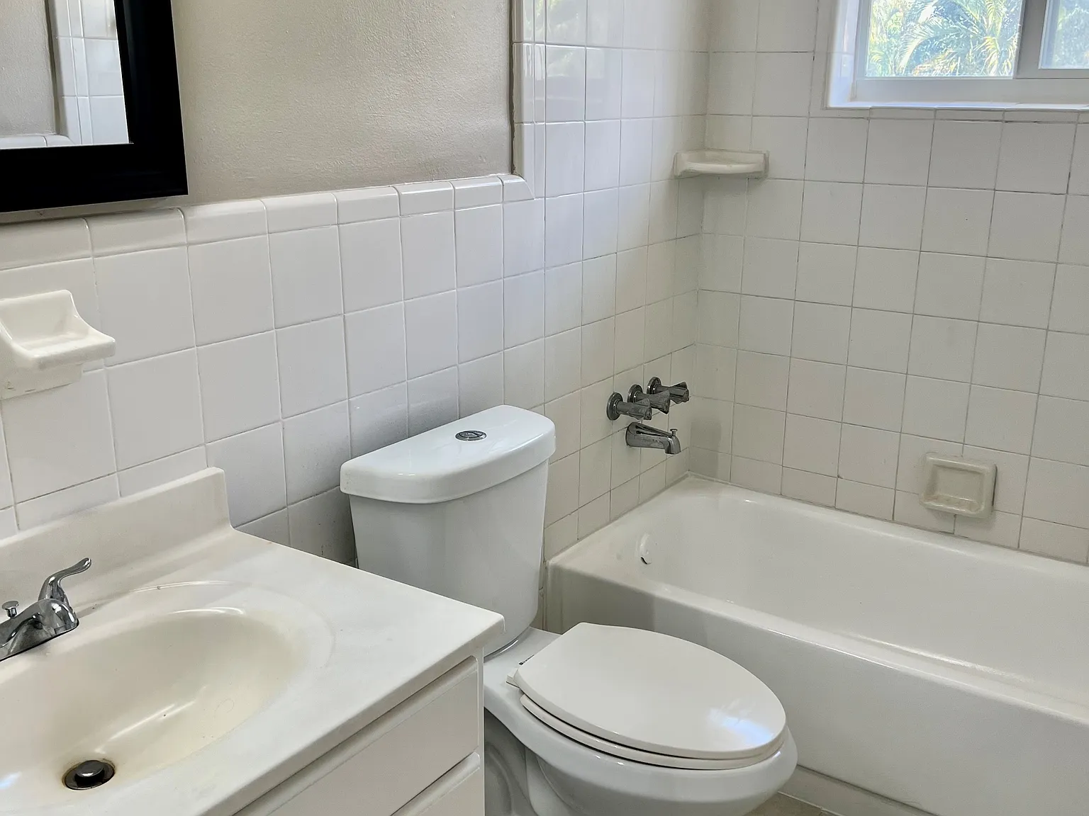 1410 Ne 10th Ave - 4 — Photo 3