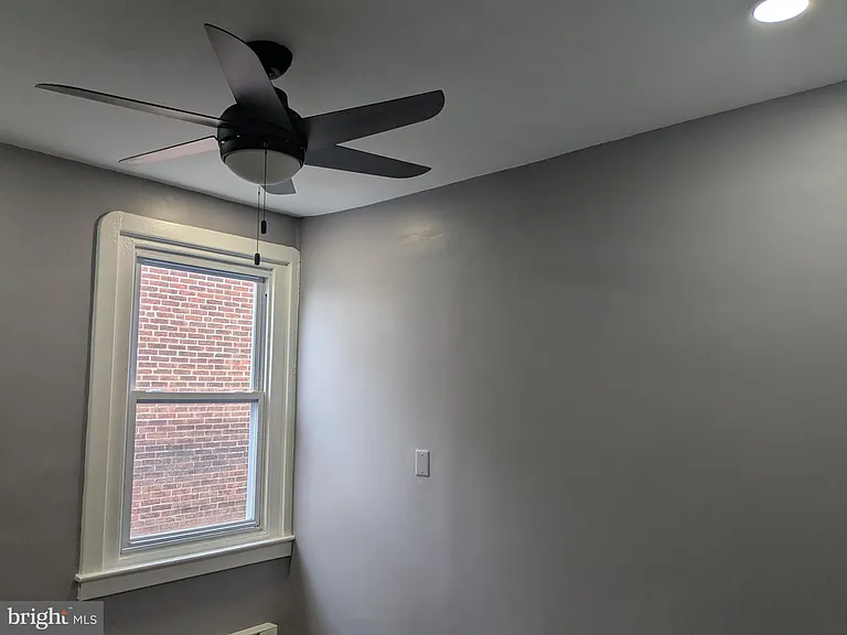 539 W Olney Ave — Photo 12