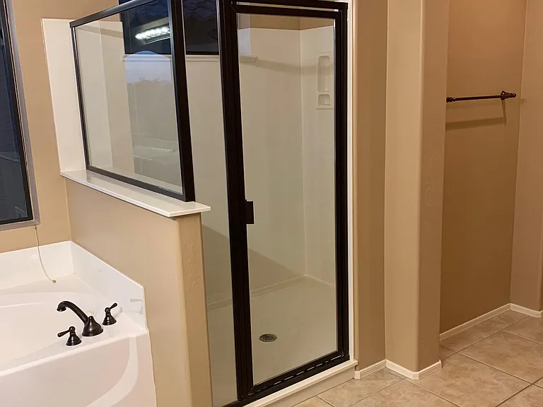 Large master shower and tub
