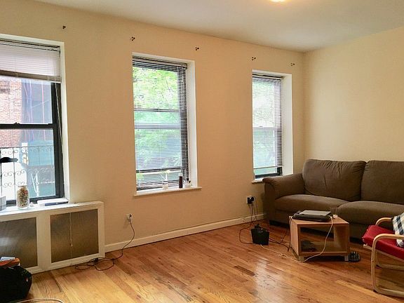 2nd image of 305 E 95th St #22