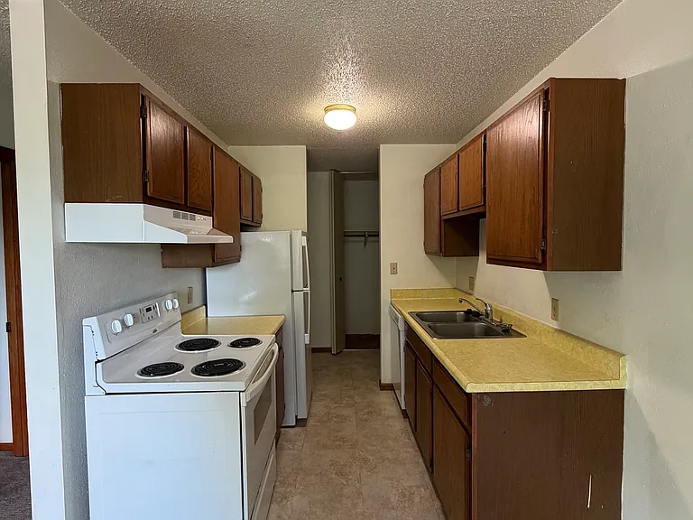 125 South Hwy #208 — Photo 3