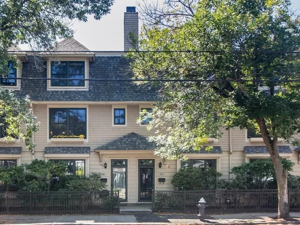 261 Cypress St, Brookline, MA 02445